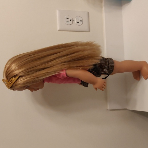 Our generation 18" doll by battat, new white sequin ballgown, sunglasses lot - Picture 4 of 16